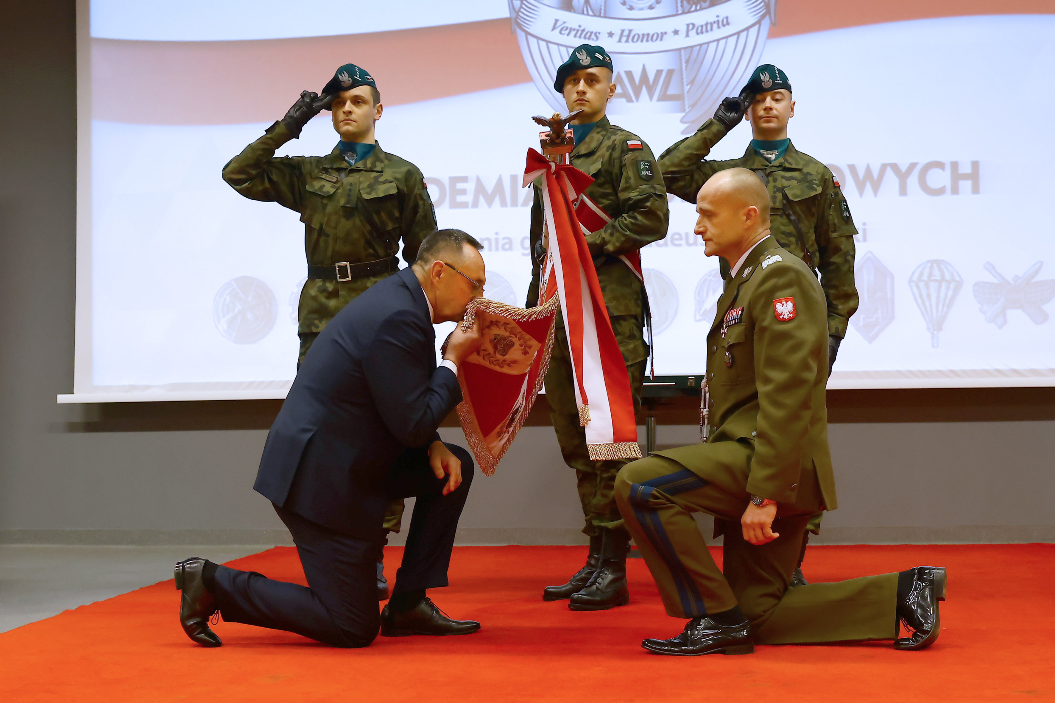 Gen. Tomaszycki nowym rektorem na AWL
