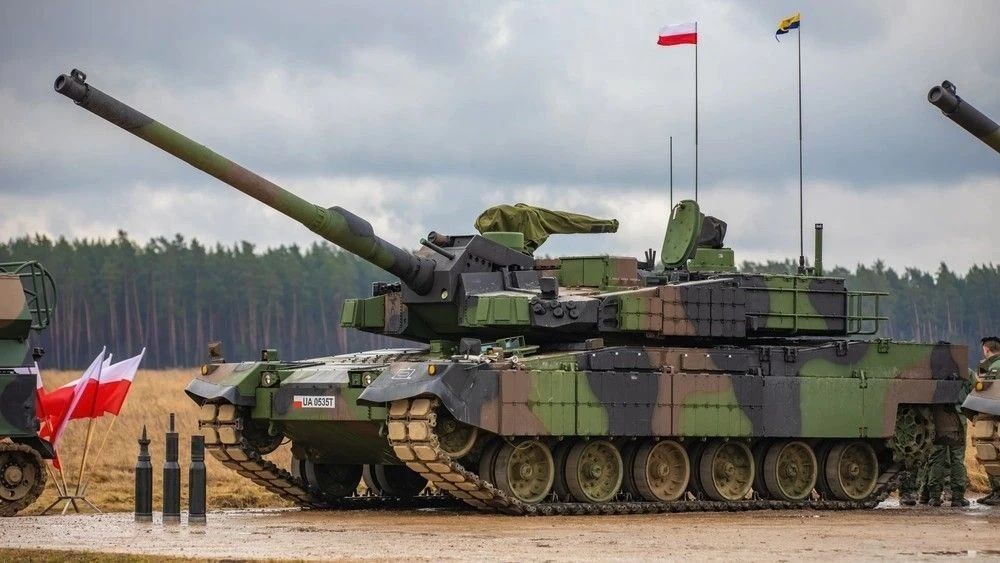 Polish K2 MBT.
