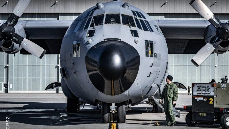 Polski samolot transportowy C-130H.