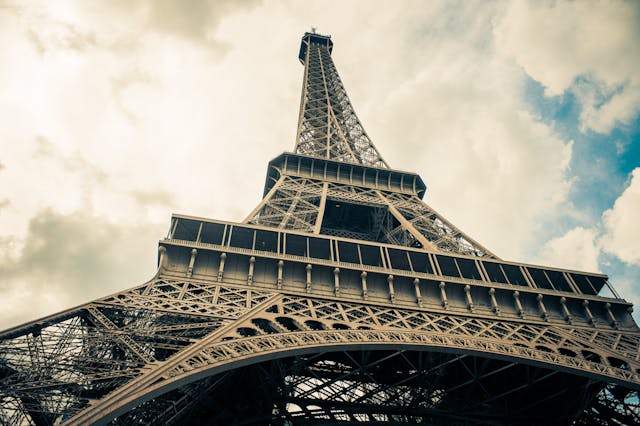 Fala DDoS-ów zalała Francję