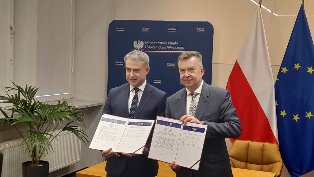 Minister cyfryzacji Krzysztof Gawkowski oraz minister nauki i szkolnictwa wyższego Dariusz Wieczorek podpisali w środę Europejską Deklarację dot. Technologii Kwantowych.
