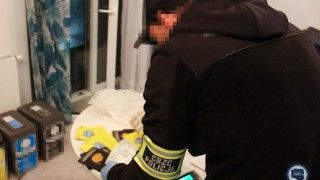 Cyberpolicjant w czasie czynności służbowych