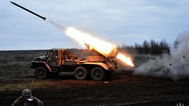 Ukraińska wieloprowadnicowa wyrzutnia rakiet BM-21 Grad.