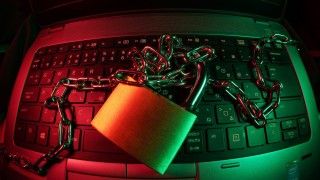 W wyniku międzynarodowej akcji policji, w Rumunii rozbito cybergang zajmujący się wyłudzeniami pieniędzy. Łupem oszustów padło nawet kilka milionów euro.