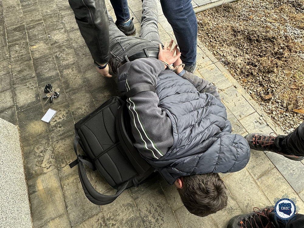 Fałszywe ogłoszenia sprzedaży samochodów. Policja rozbiła grupę przestępczą