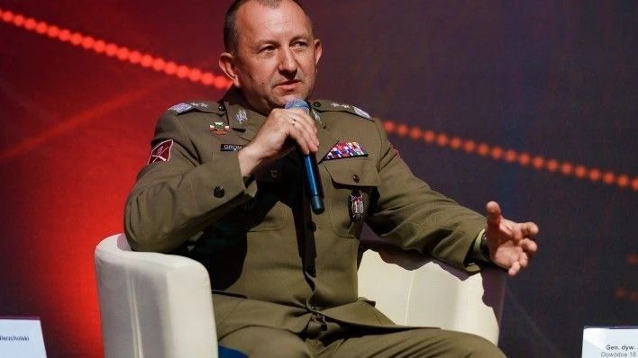 Generał Jarosław Gromadziński - Figure 1