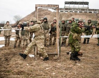 Szkolenie wojsk ukraińskich prowadzone przez Amerykanów i Kanadyjczyków, przed wojną z 2022 roku