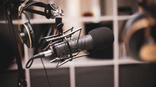 Generowanie głosu przez AI jest atrakcyjną możliwością. Niesie ze sobą jednak spore grono problemów - jakie konkretnie?