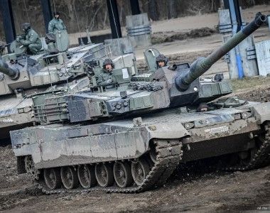 Polskie czołgi K2 Black Panther należące do 20 Bartoszyckiej Brygady Zmechanizowanej na poligonie w Orzyszu.