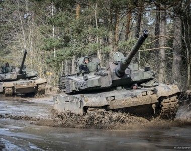 Polskie czołgi K2 Black Panther należące do 20 Bartoszyckiej Brygady Zmechanizowanej na poligonie w Orzyszu.