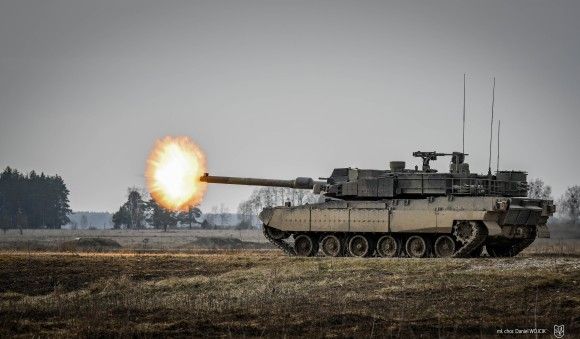 Polski czołg K2 Black Panther należący do 20 Bartoszyckiej Brygady Zmechanizowanej na poligonie w Orzyszu.