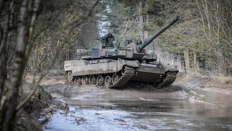 Polski czołg K2 Black Panther należący do 20 Bartoszyckiej Brygady Zmechanizowanej na poligonie w Orzyszu.