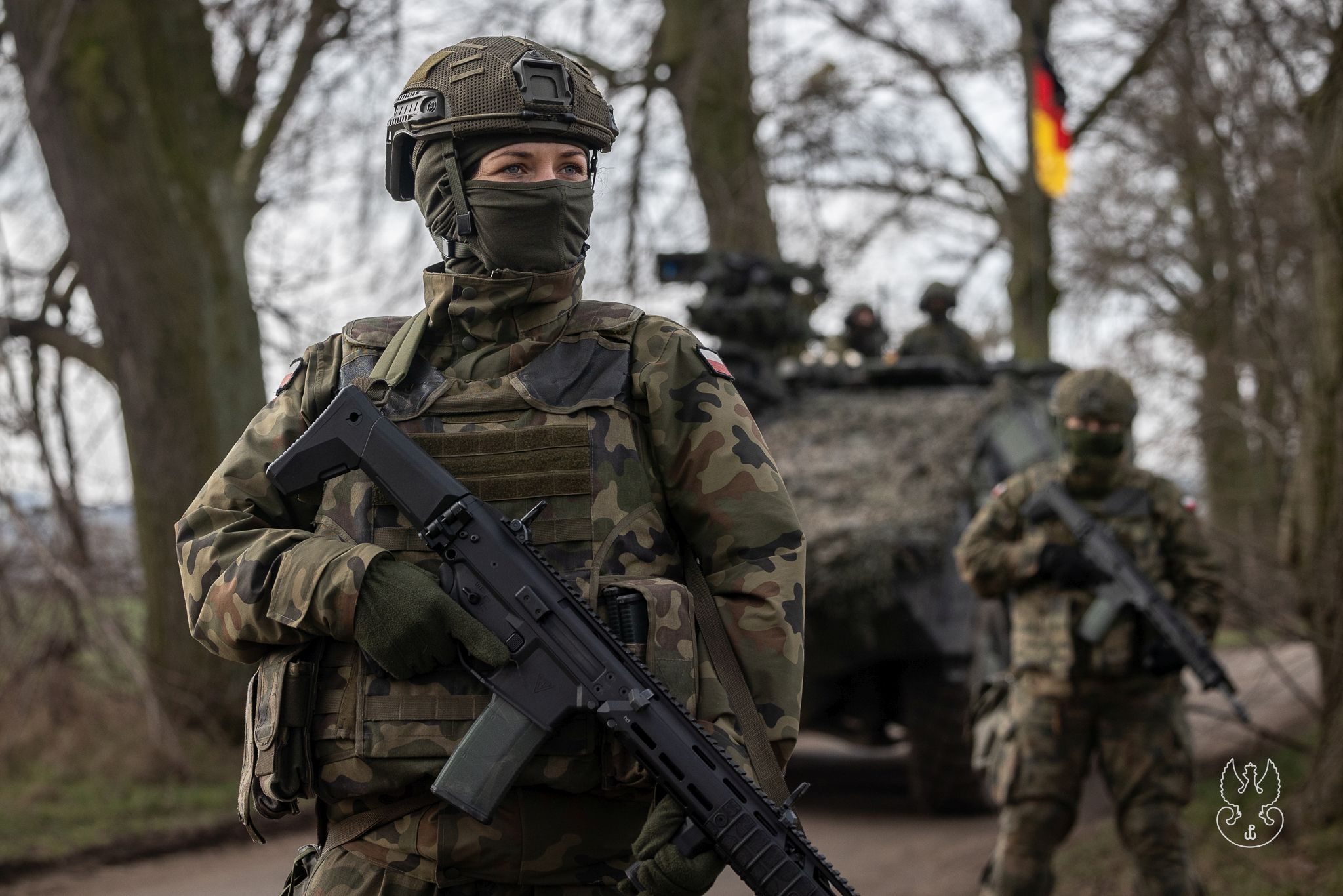 Poniedziałkowy przegląd mediów; Terytorialsi wkroczyli w dojrzałość; Izrael wyrzuca oficerów odpowiedzialnych za atak na konwój humanitarny