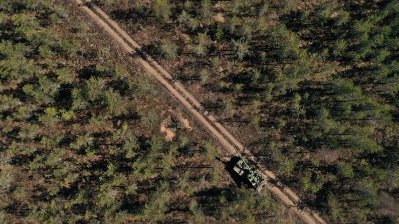 Należąca do Batalionu Artylerii Sił Obronnych Estonii armatohaubica samobieżna K9EST Kõu na ćwiczeniach.
