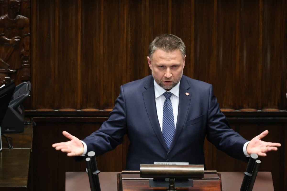 Вопросы о повышении тарифов на услуги. Отвечает глава министерства внутренних дел