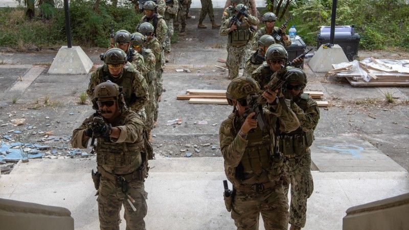 Ćwiczenia operatorów amerykańskiej 7th Special Forces Group (Airborne) wspólnie z wojskami Ekwadoru