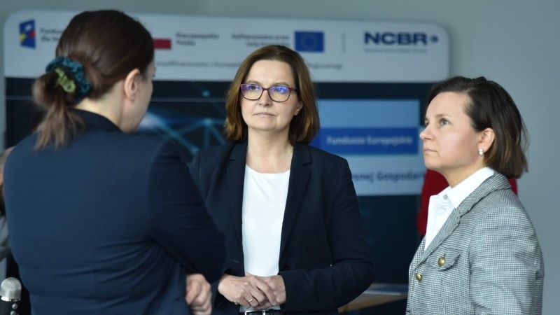 Anita Sowińska i Urszula Zielińska na prezentacji Symulatora Polskiego Systemu Energetycznego 12.04.2024