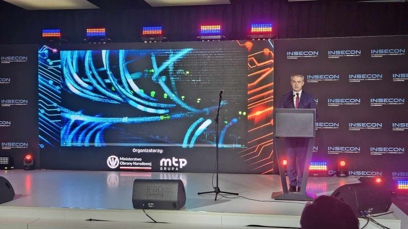 Wicepremier i minister cyfryzacji Krzysztof Gawkowski w czasie konferencji Insecon