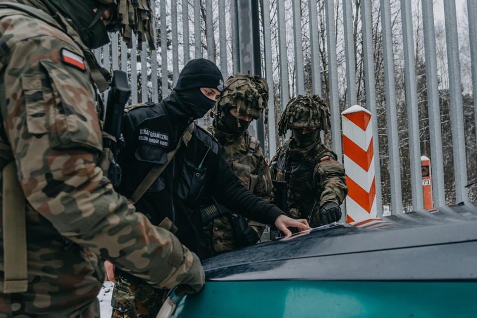 Wojna na Ukrainie. „Polska jest zagrożona atakami hybrydowymi”