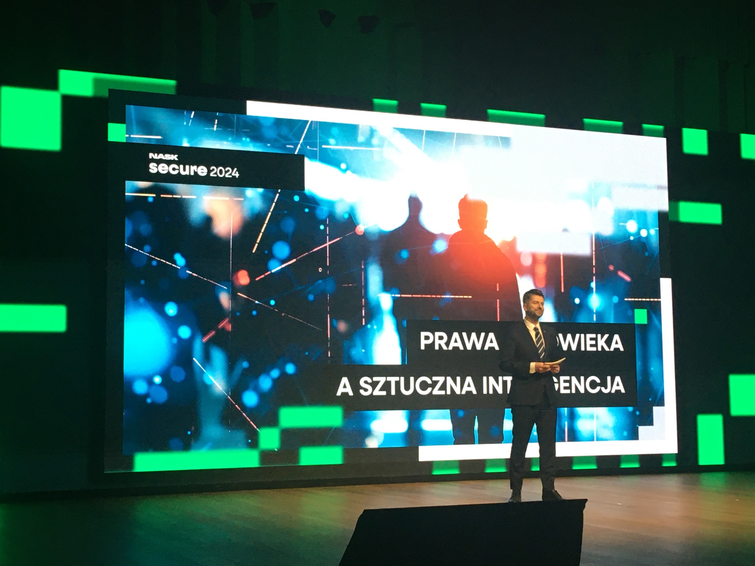 Prawa człowieka a rozwój AI. Śmiszek: „Są znaki zapytania”