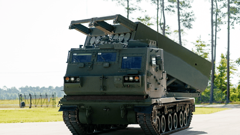 Zmodernizowana wieloprowadnicowa wyrzutnia rakiet M270A2.
