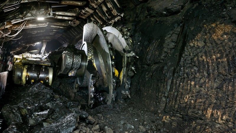 kombajn do górnictwa ścianowego w kopalni węgla