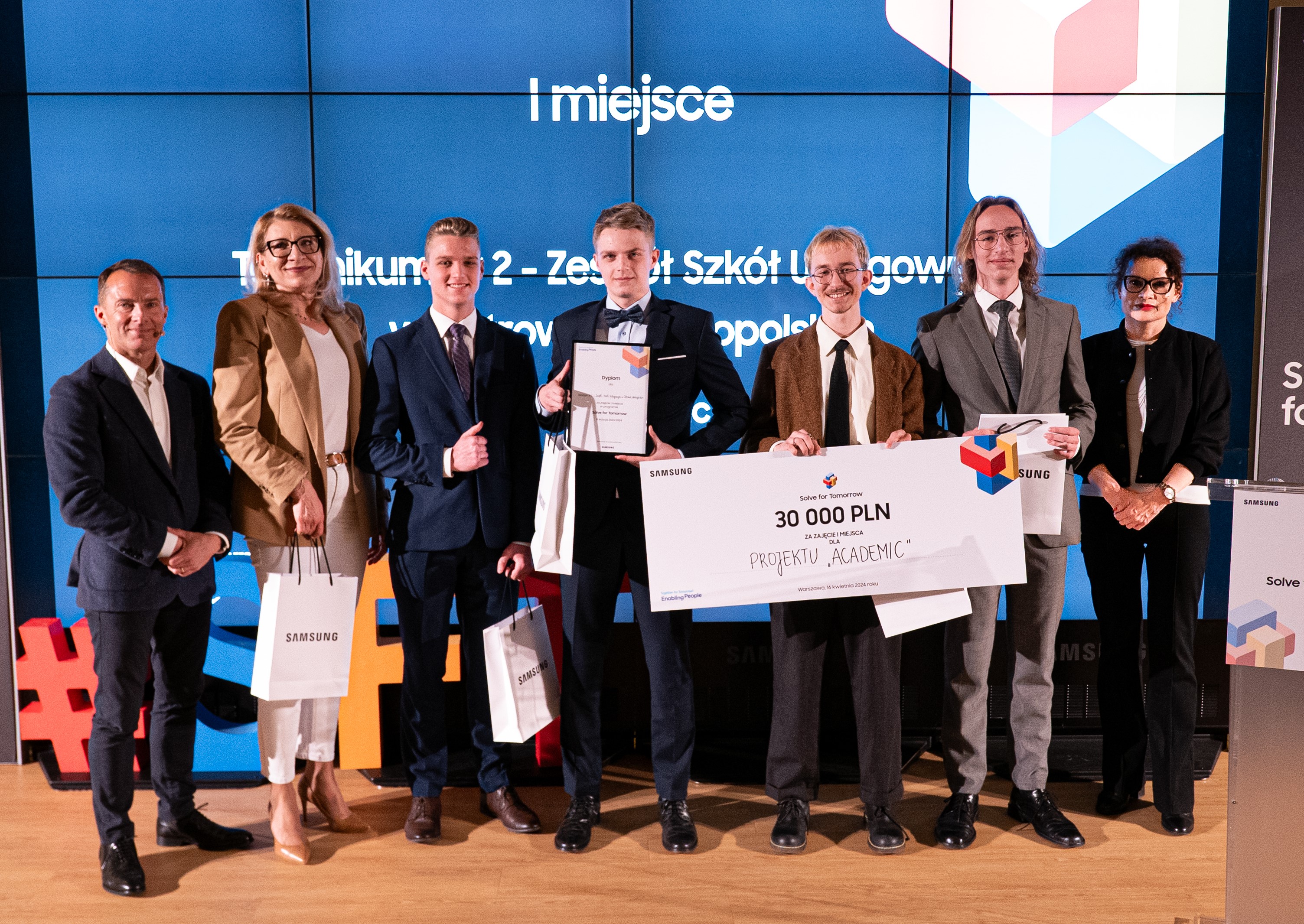 Uczniowie stworzyli przydatne aplikacje. Finał Samsung Solve for Tomorrow