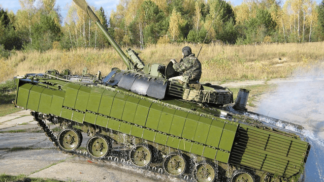 Bojowy wóz piechoty BMP-3 wyposażony w pancerz dodatkowy obejmujący kostki ERA Karkas-2 (4S24).