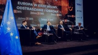 Szef MSZ: Europa musi przejąć część zadań od USA