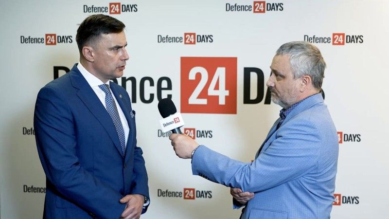 Idzik, Defence24 days