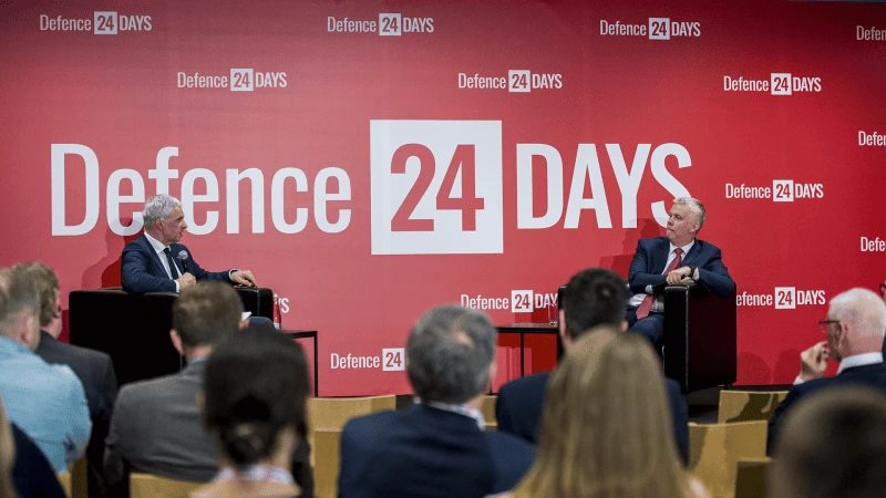 Paweł Poncyljusz oraz Tomasz Siemoniak pełniący funkcję Koordynatora ds. Służb Specjalnych.
