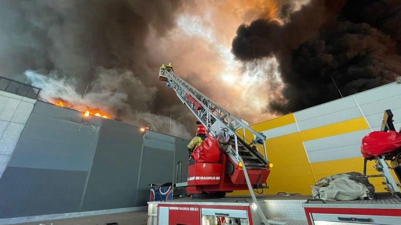 Pożar hali targowej Marywilska 44 w Warszawie