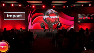 Dyskusja o AI na cyfrowym froncie w czasie konferencji Impact