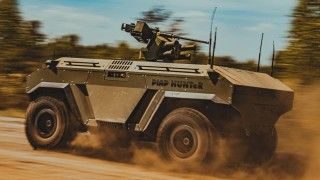 Bezzałogowy pojazd lądowy PIAP HUNTeR podczas ćwiczeń FEX-24 z udziałem żołnierzy 21 Brygady Strzelców Podhalańskich na poligonie w Nowej Dębie.