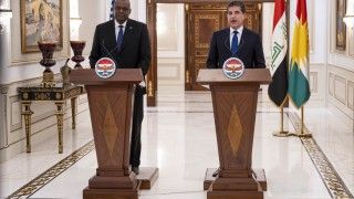 Wspólna konferencja prasowa Prezydenta Regionu Kurdystanu Neczirwana Barzaniego i Sekretarza Obrony USA Lloyda Austina w Irbilu, marzec 2023 roku.