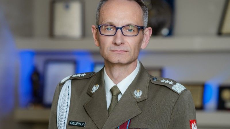 Gen. broni prof. dr hab. n. med. Grzegorz Gielerak.