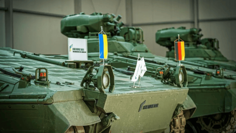 Eks-niemieckie Mardery 1A3 podczas otwarcia zakładu remontowego koncerny Rheinmetall na terenie Ukrainy.