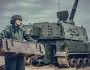 Artylerzyści 18 Pułku Artylerii przygotowują pociski kalibru 155 mm do haubic K9A1 Thunder.