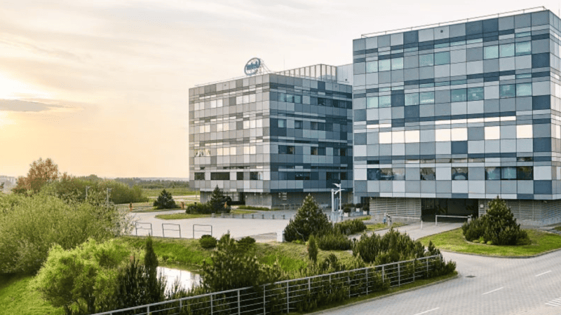 Jak wygląda proces budowy fabryki Intela w Polsce?