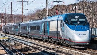 Amerykański przewoźnik kolejowy Amtrak poinformował o nieautoryzowanym dostępie do kont członków programu lojalnościowego. Jakie działania zostały podjęte?