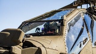 Kabina śmigłowca AH-64E