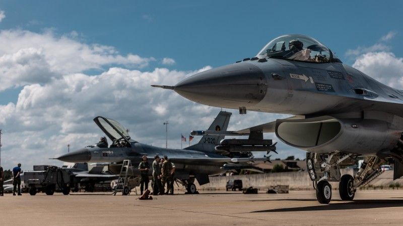 Ćwiczenia samolotów bojowych państw NATO w walce powietrznej