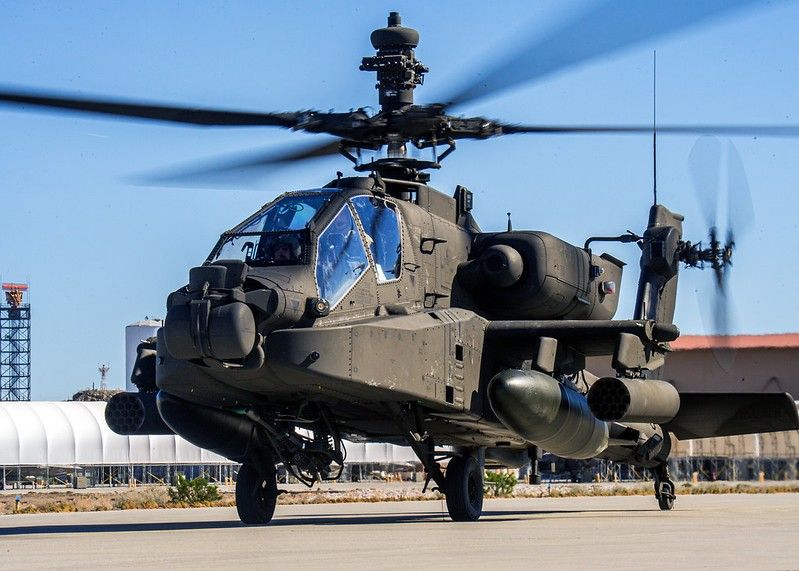 Śmigłowce Apache uziemione. Awaria nowego systemu