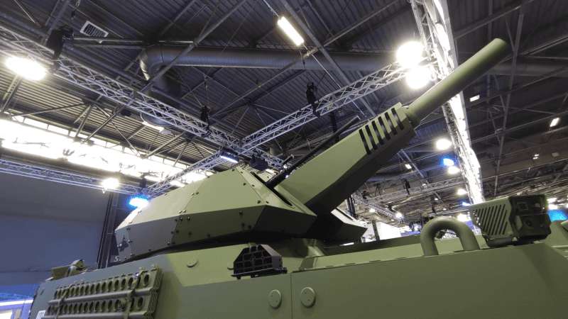 System moździerzowy Crossbow 120 posadowiony na kołowym transporterze opancerzonym Pandur.