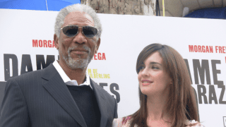 Głos Morgana Freemana na nagraniu AI