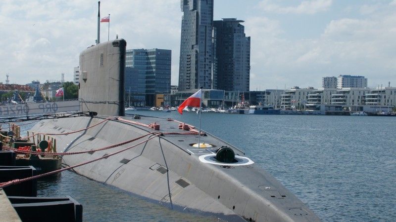 Okręt podwodny ORP Orzeł (291) w widoku od rufy.