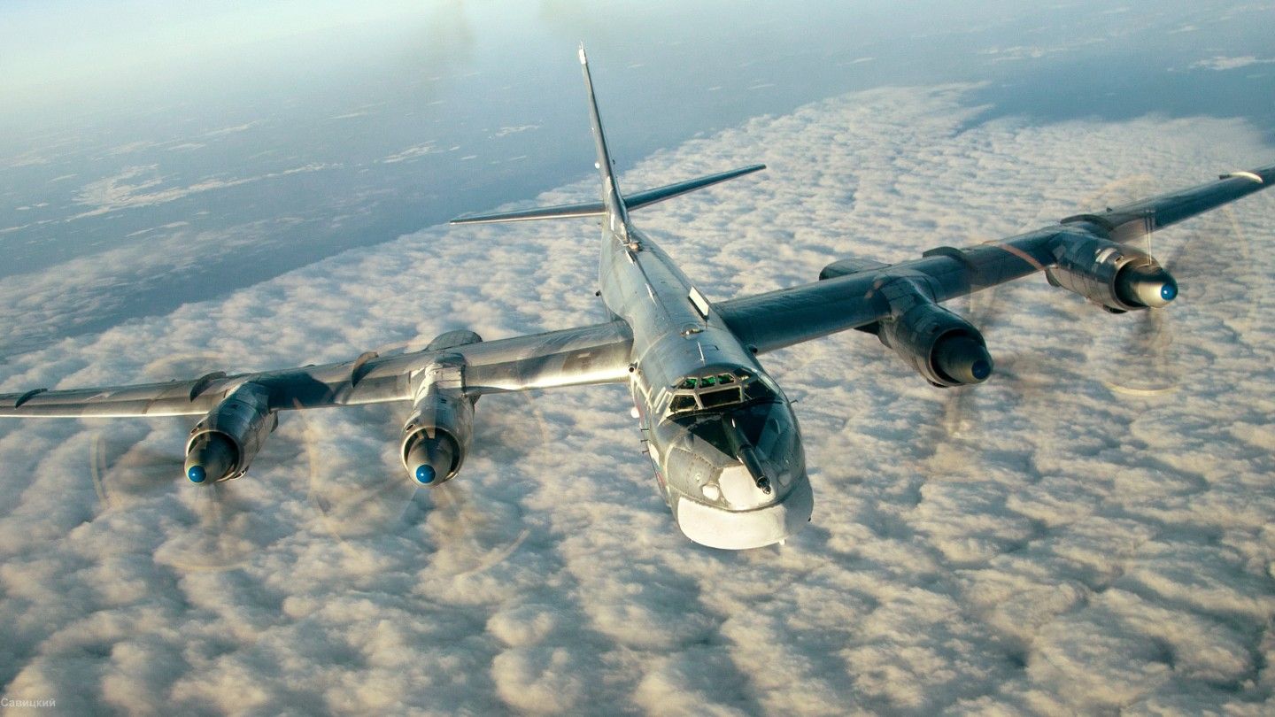 Nowe stanowiska dla bombowców Tu-95 w Engelsie