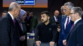 Prezydent Turcji Recep Tayyip Erdoğan, prezydent Ukrainy Wołodymyr Zełenski, sekretarz generalny NATO Jens Stoltenberg oraz premier Wielkiej Brytanii Keir Starmer.