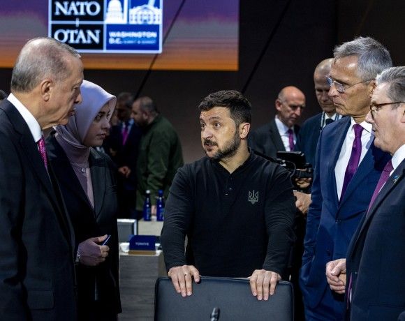 Prezydent Turcji Recep Tayyip Erdoğan, prezydent Ukrainy Wołodymyr Zełenski, sekretarz generalny NATO Jens Stoltenberg oraz premier Wielkiej Brytanii Keir Starmer.
