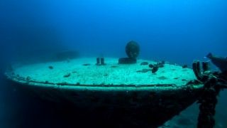 wrak statku na dnie morza